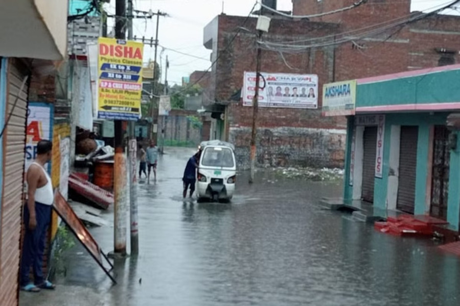 Schools closed till 8th in Bareilly due to flood, 219 mm rain in 3 days